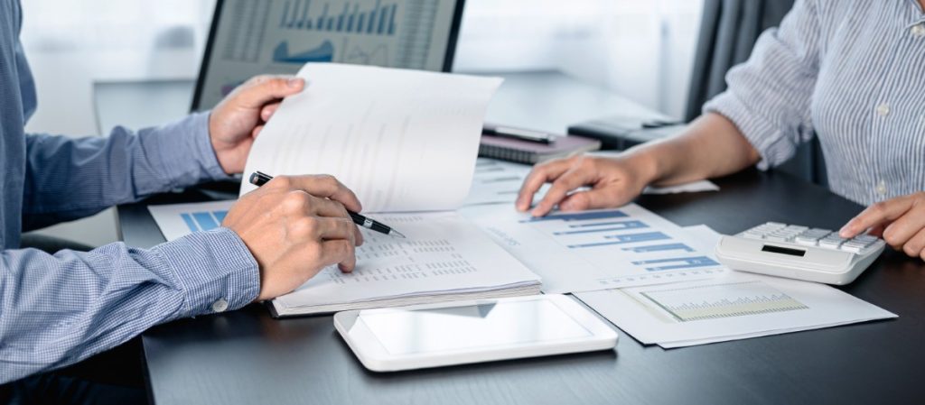 Analyse de placements sécurisés avec calcul des rendements et de la fiscalité – meilleurs placements en 2026